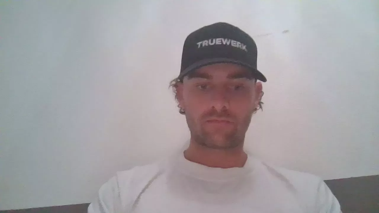 Freechat dylannielsen32 on Cam4