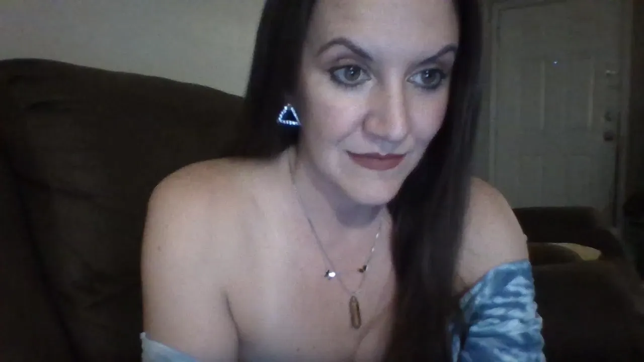 Offline Easy_Briezy20 on Cam4