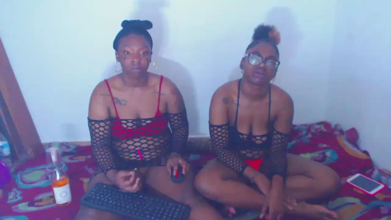 Freechat ebony_chayna_s1 on Cam4