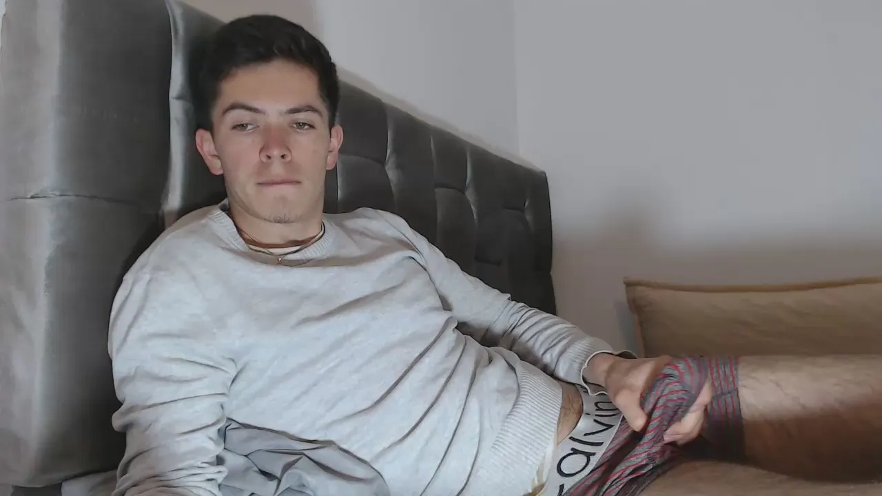 Offline EDJULIAN on Cam4