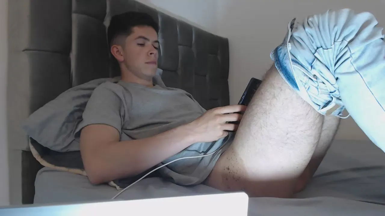 Offline EDJULIAN on Cam4