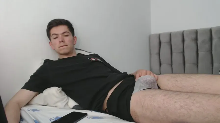 Offline EDJULIAN on Cam4