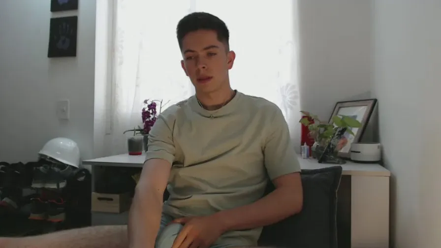 Offline EDJULIAN on Cam4