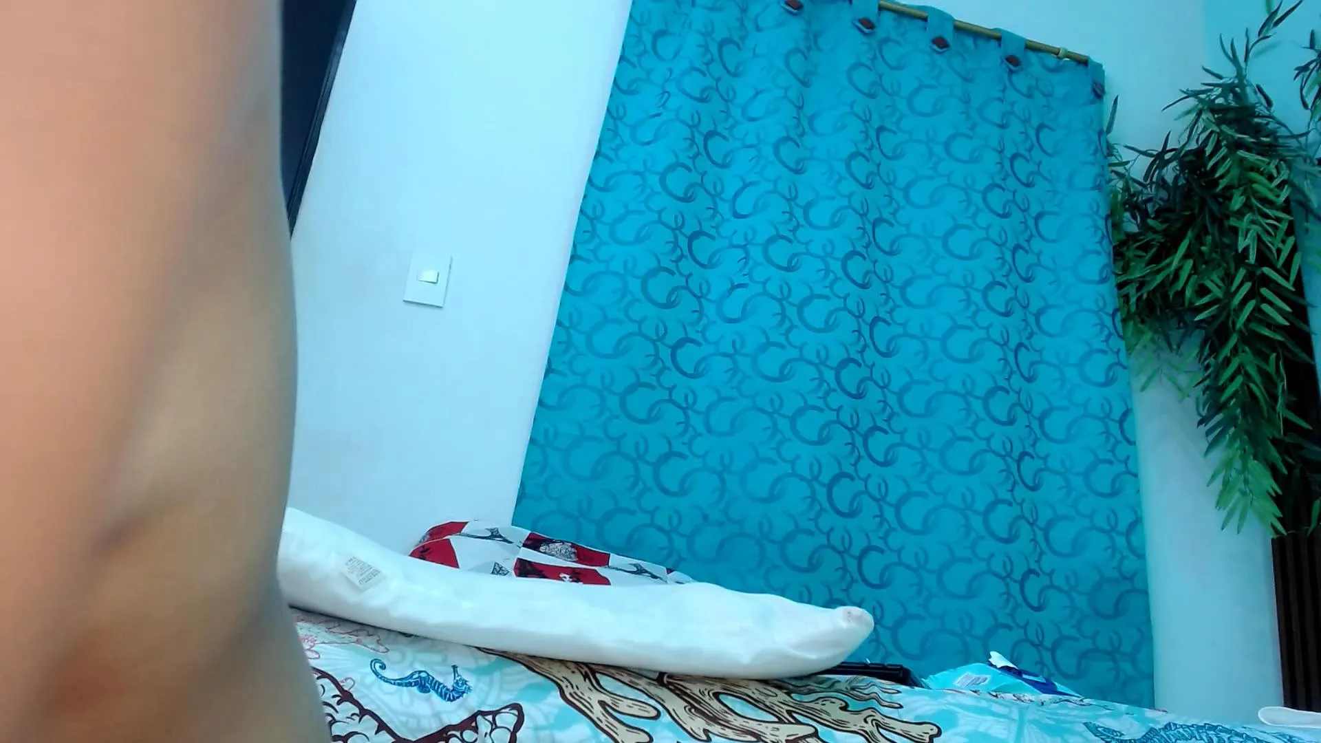 Offline eladyrous98 on Cam4