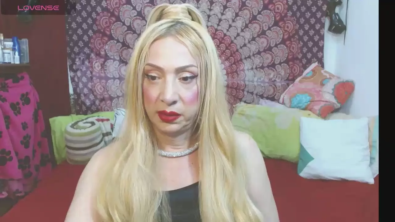 Offline elena_evans on Cam4