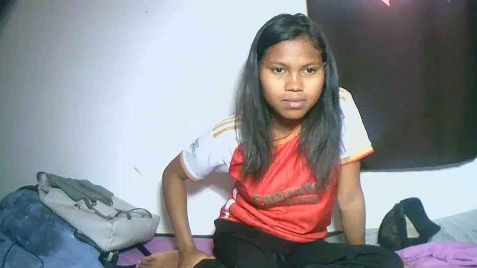 Offline eliane20 on Cam4