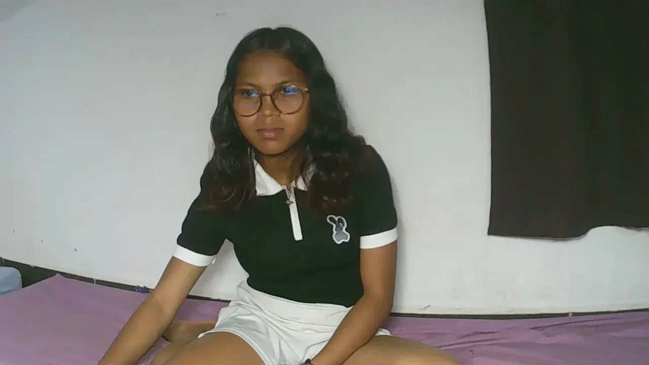 Offline eliane20 on Cam4