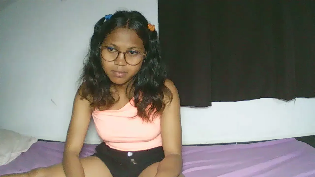 Offline eliane20 on Cam4