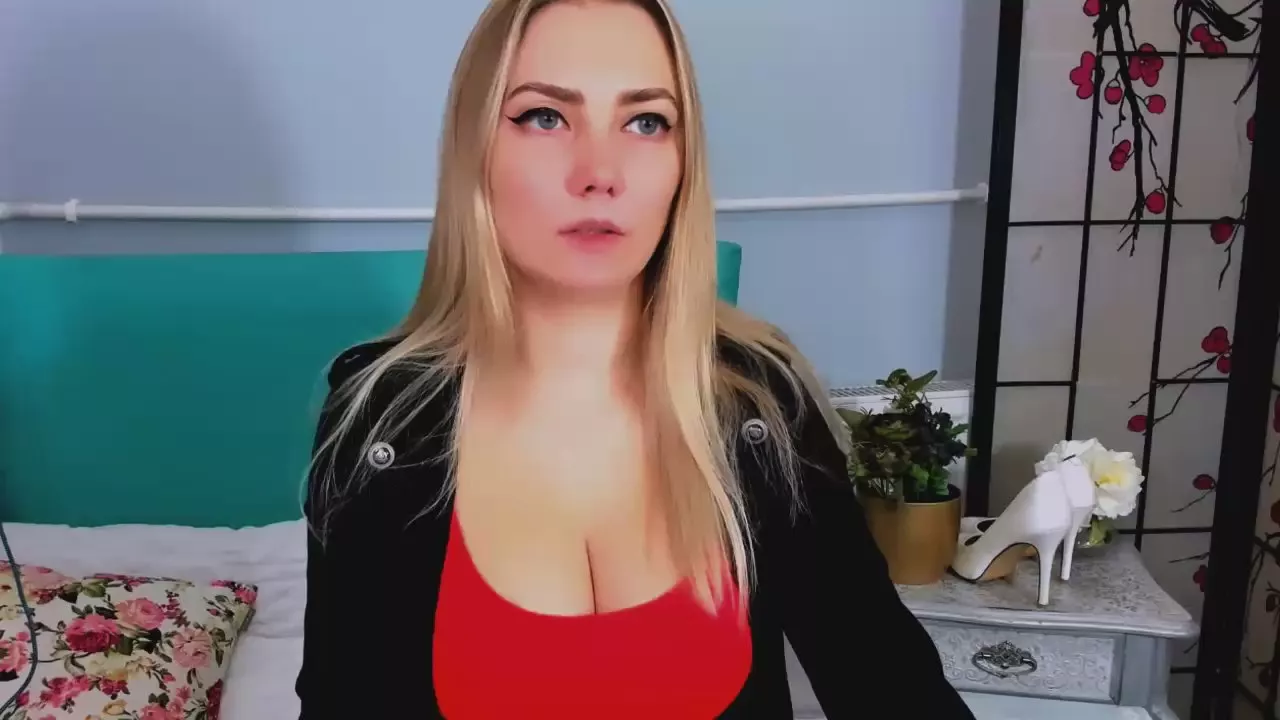 Offline EliseDirtyy on Cam4