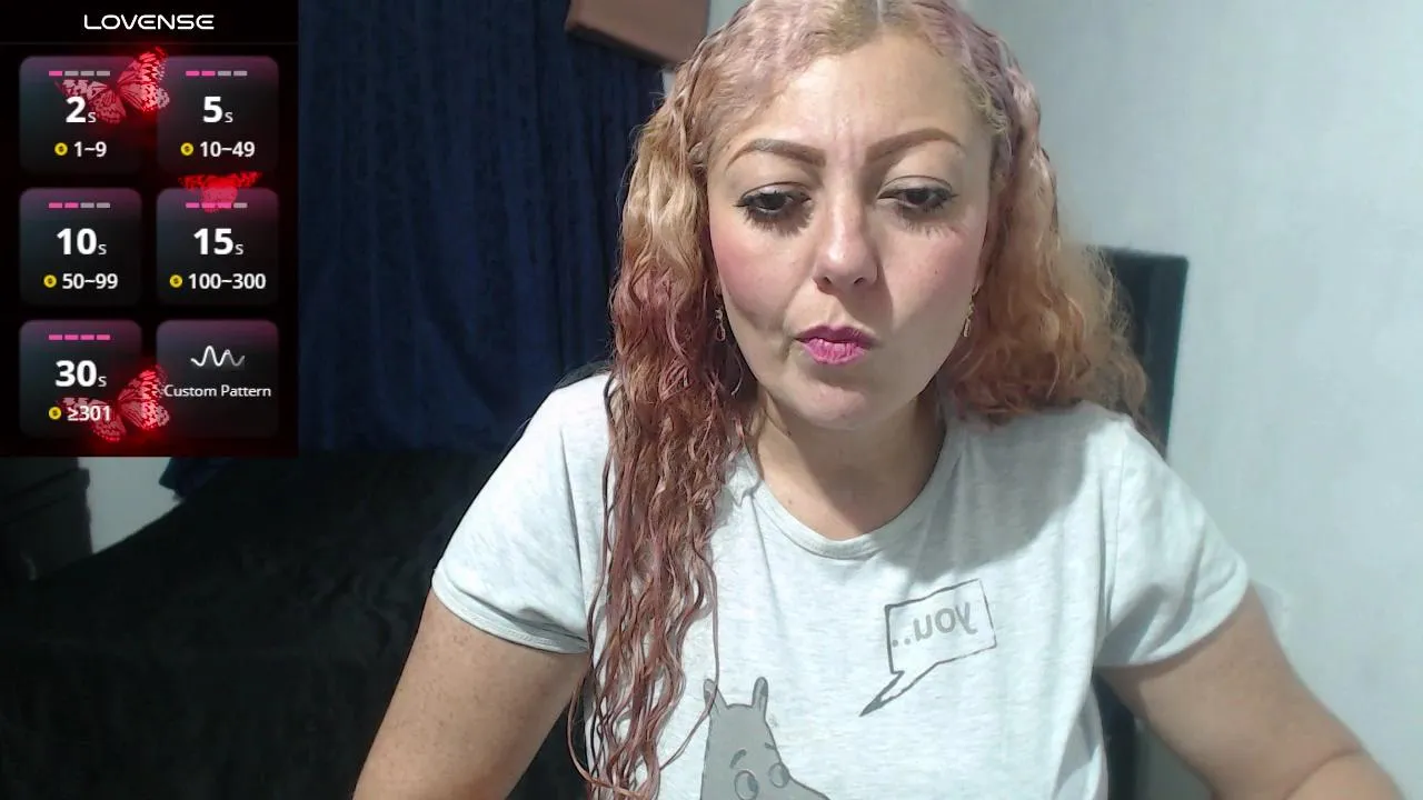 Offline Elizabeth_clint on Cam4
