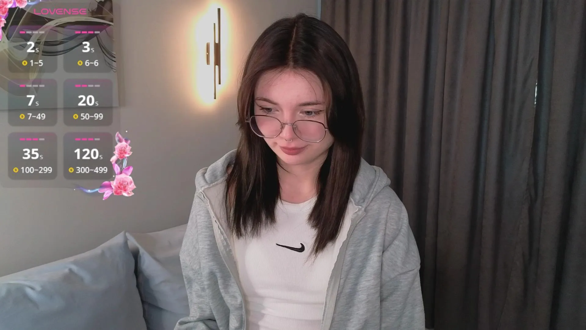 Offline Elizabeth_Leee on Cam4