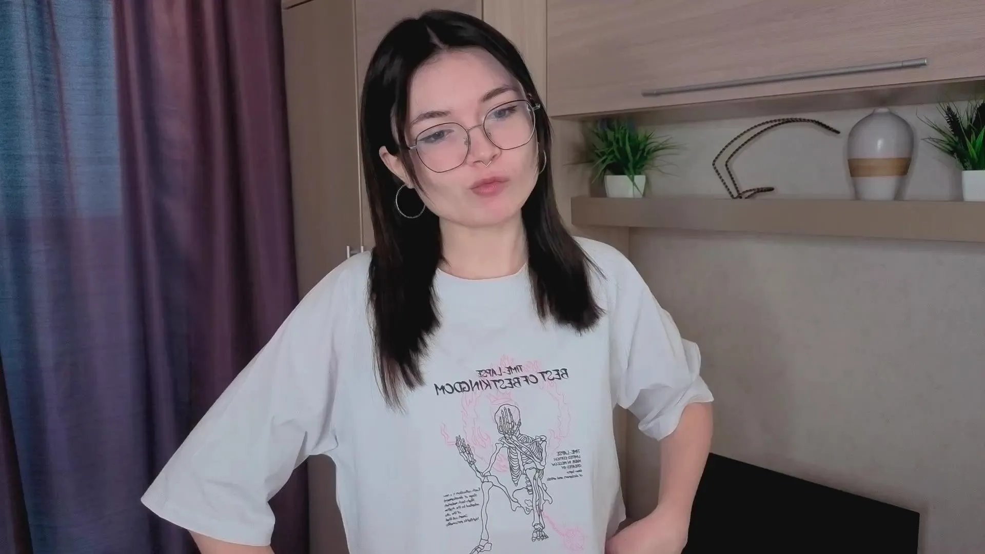 Offline Elizabeth_Leee on Cam4