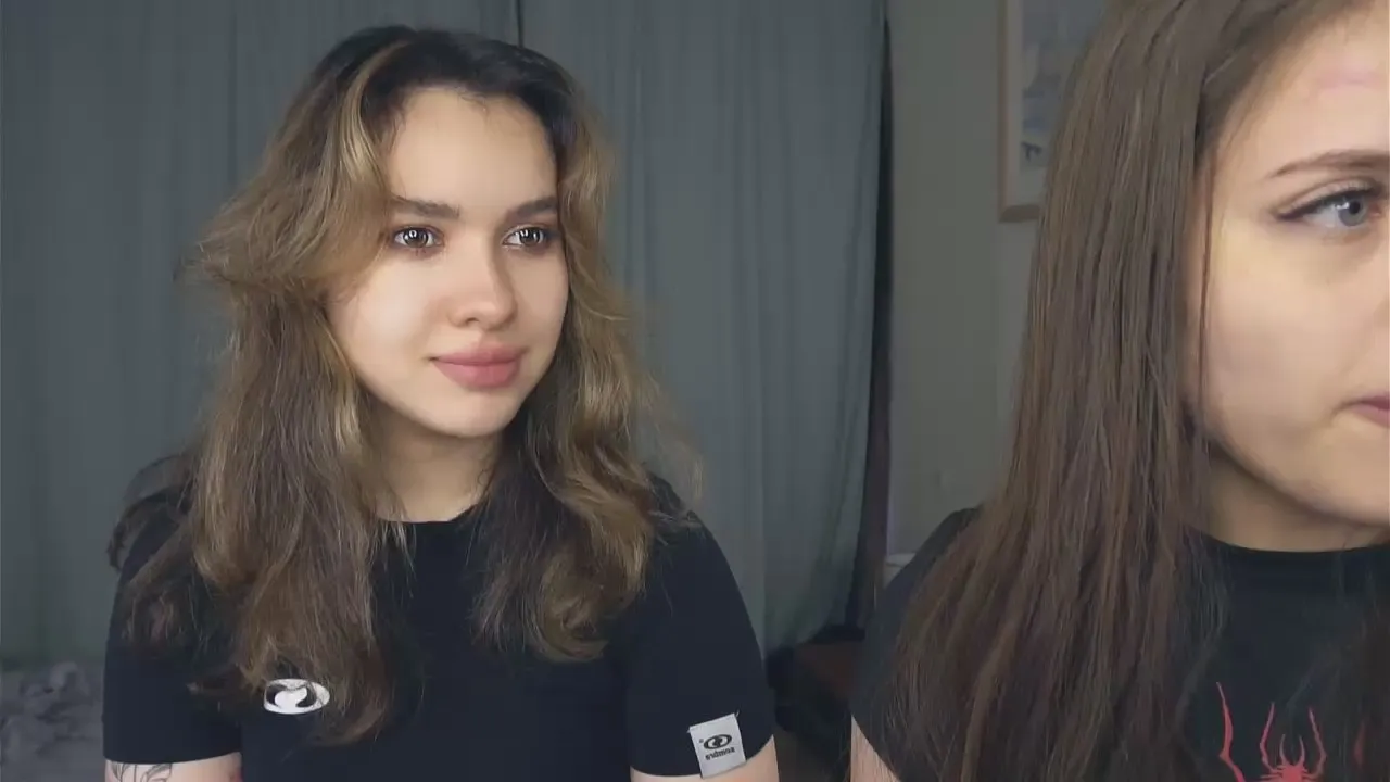 Offline EllaKawano on Cam4