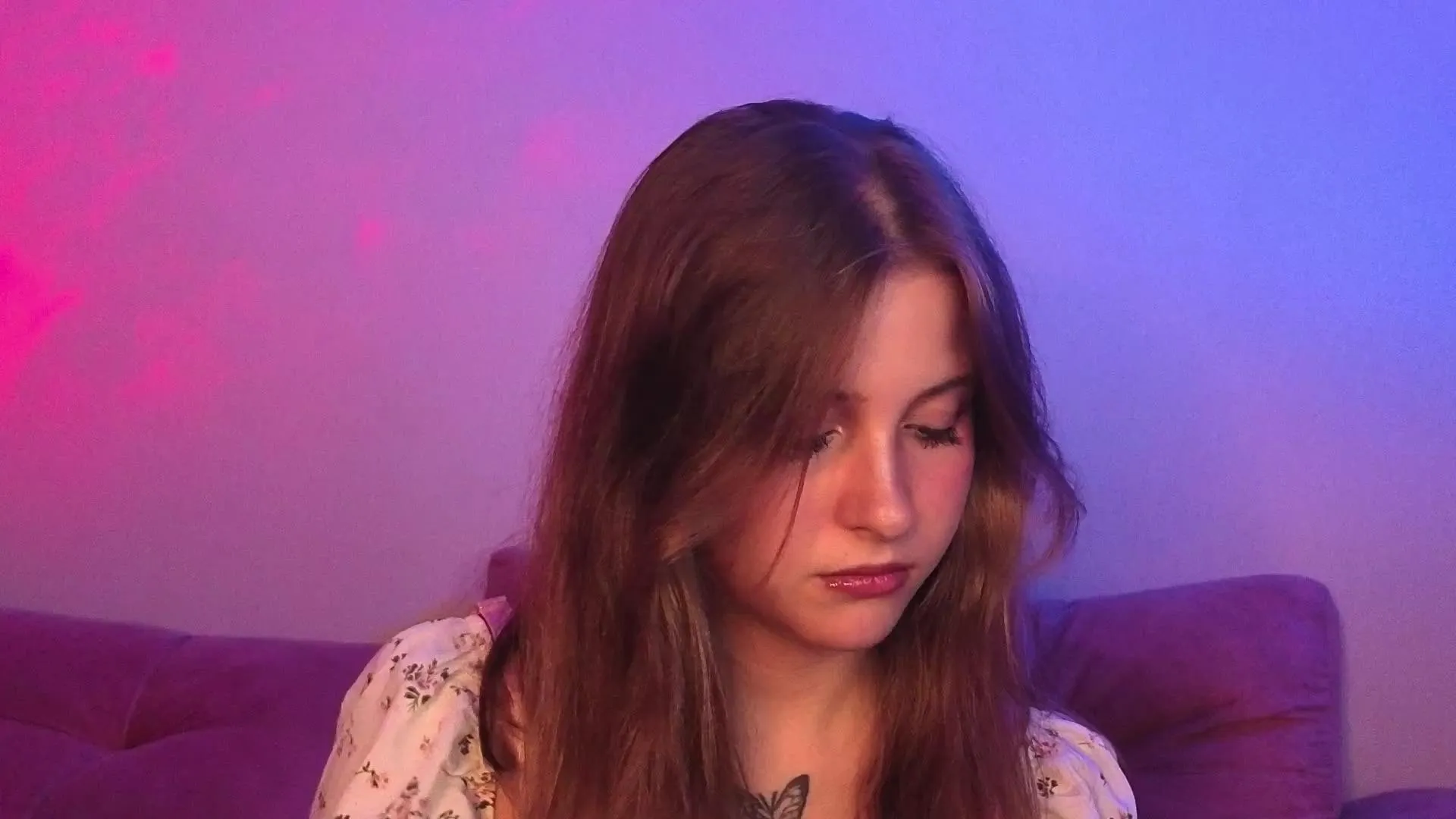 Offline EllamaeWerley on Cam4