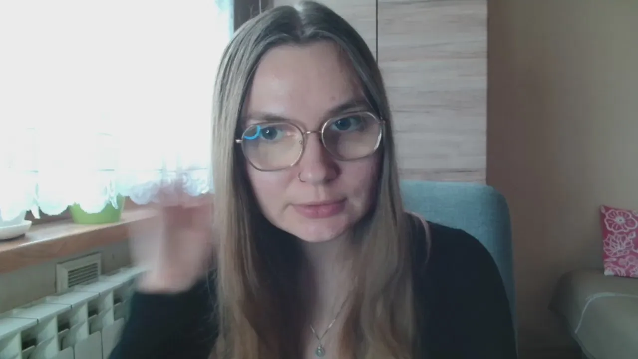 Offline EllyHEARTx on Cam4