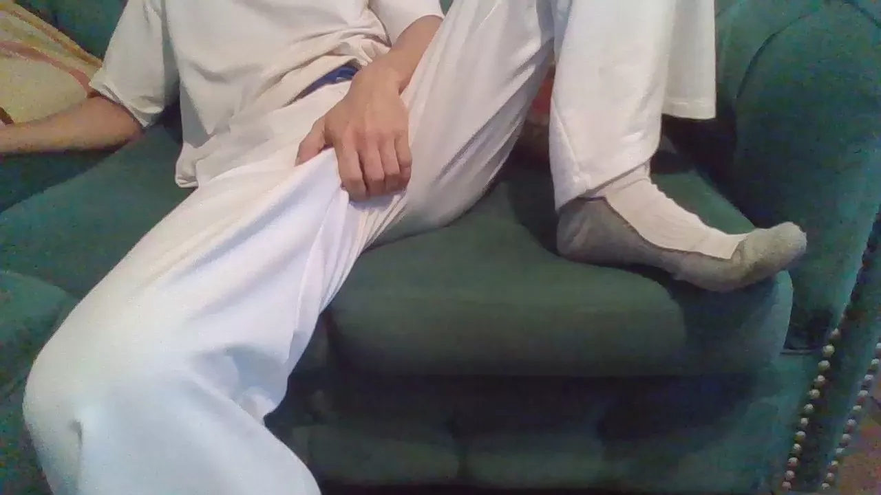 Offline EmaSwan34 on Cam4