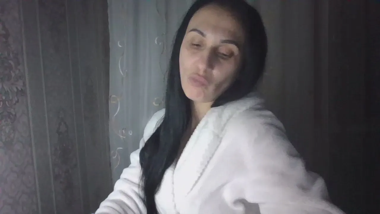 Freechat Emilia55 on Cam4