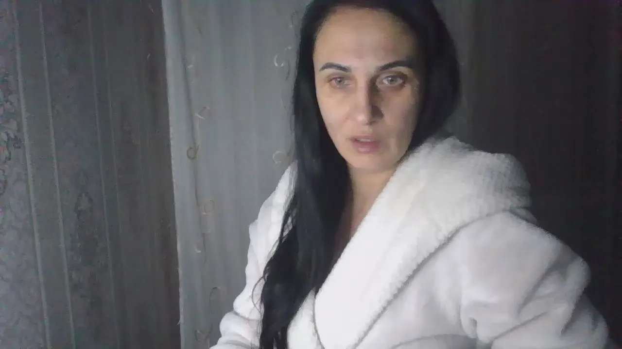 Freechat Emilia55 on Cam4