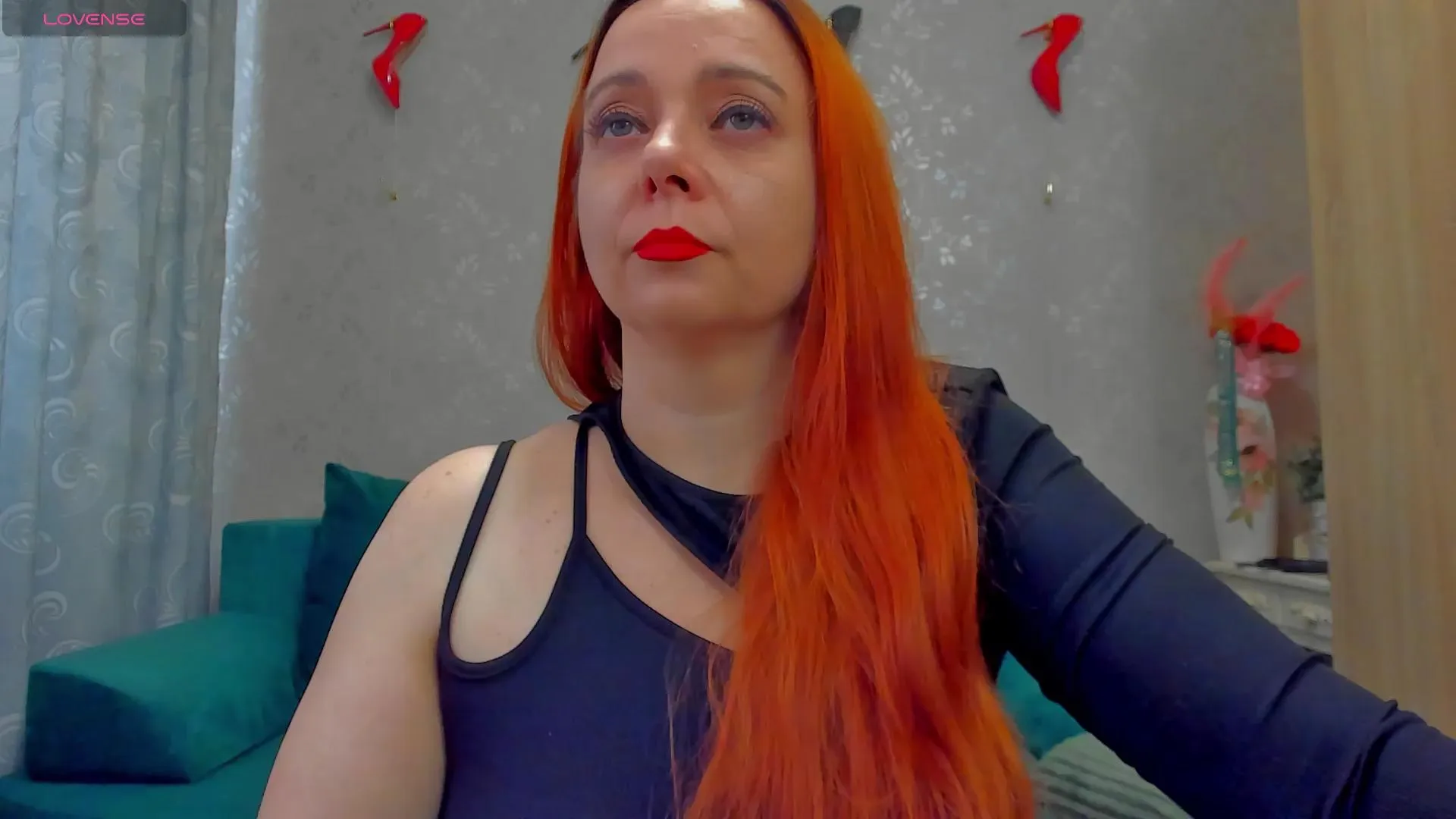 Freechat emilianna666 on Cam4