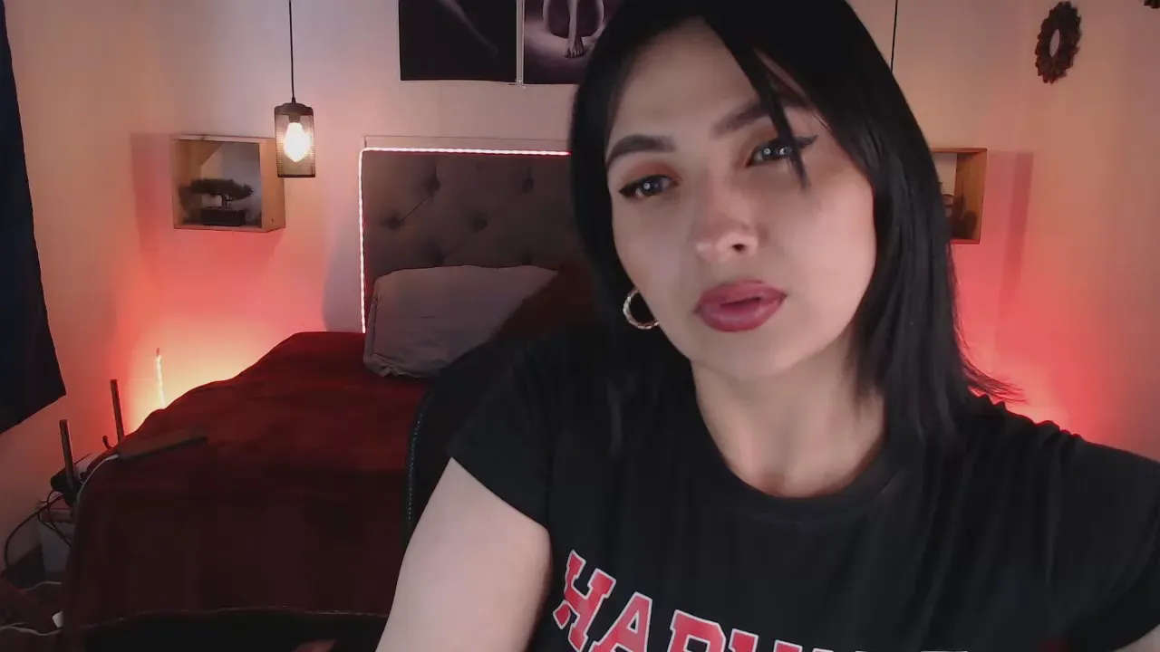 Offline Emily_leinner on Cam4