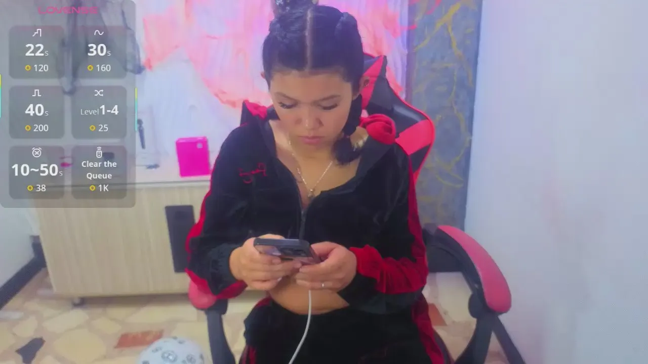 Offline emily_rosse04 on Cam4