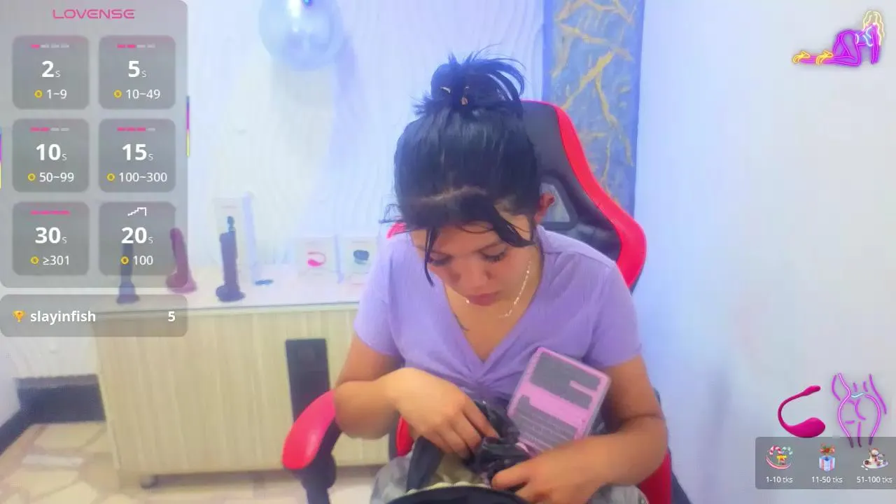 Offline emily_rosse04 on Cam4