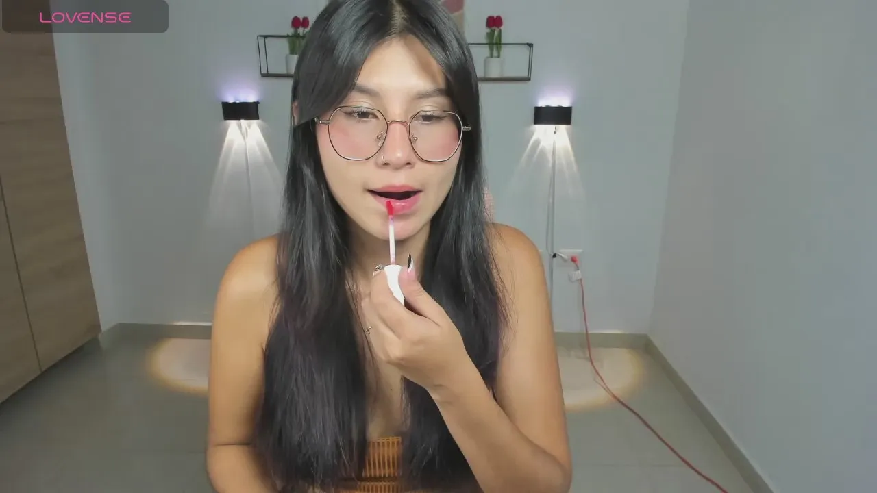 Offline emily_villamil on Cam4