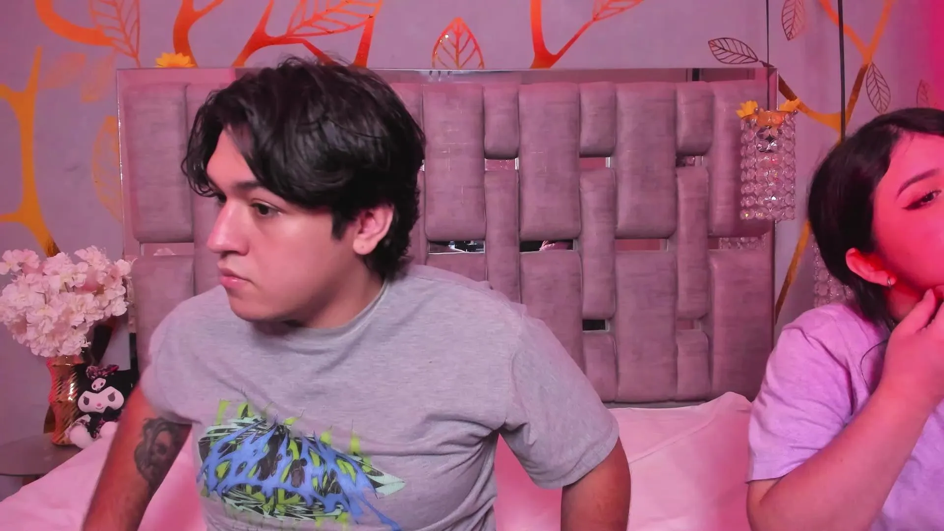 Offline EmilyANDrew on Cam4