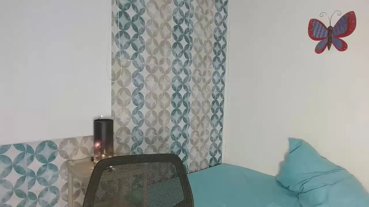 Freechat Emilybateee on Cam4