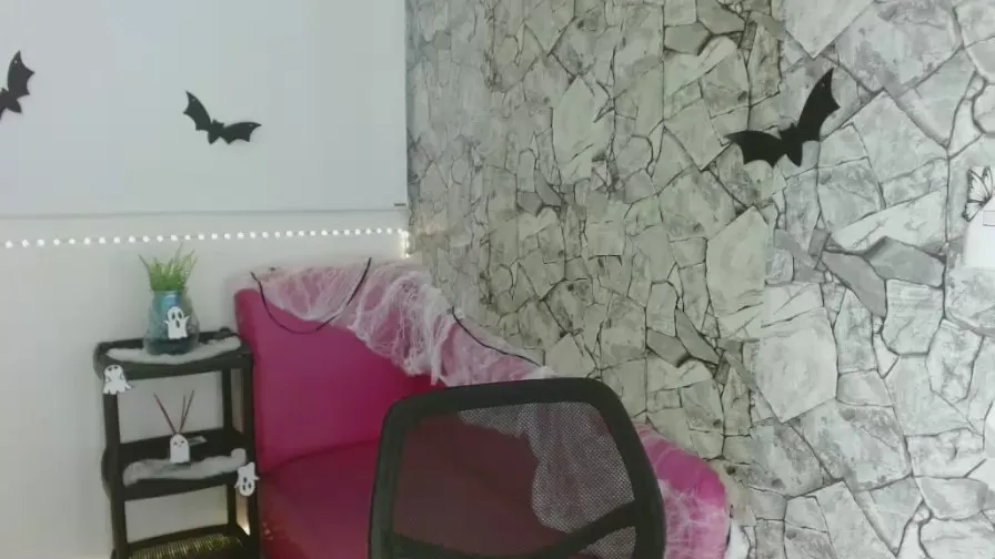 Freechat Emilybateee on Cam4