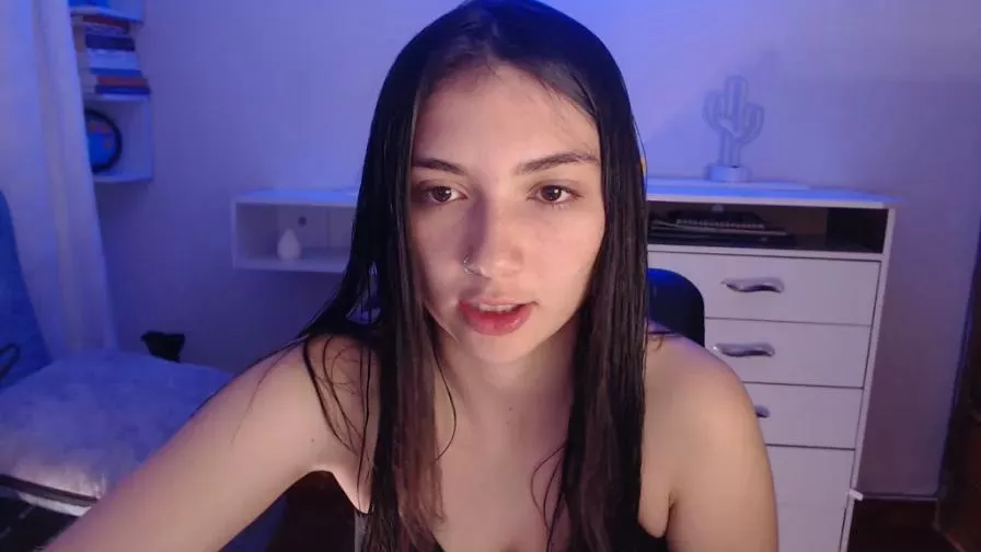 Offline emilyjang on Cam4