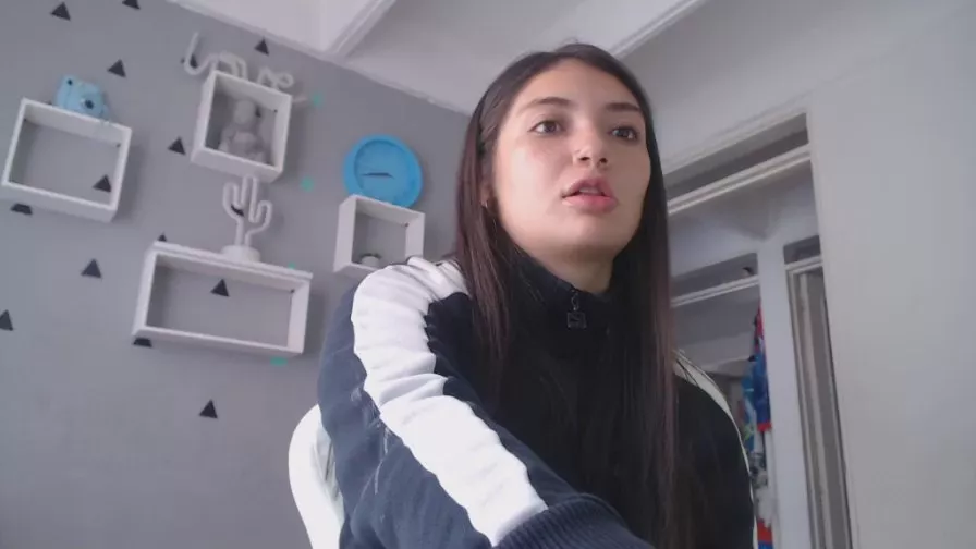 Offline emilyjang on Cam4