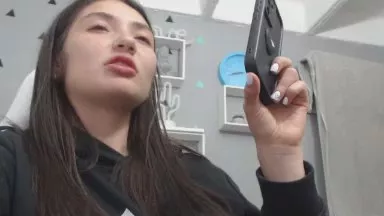 Offline emilyjang on Cam4