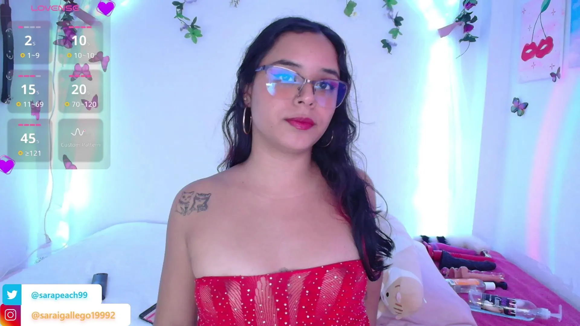 Offline Emilymeow99 on Cam4