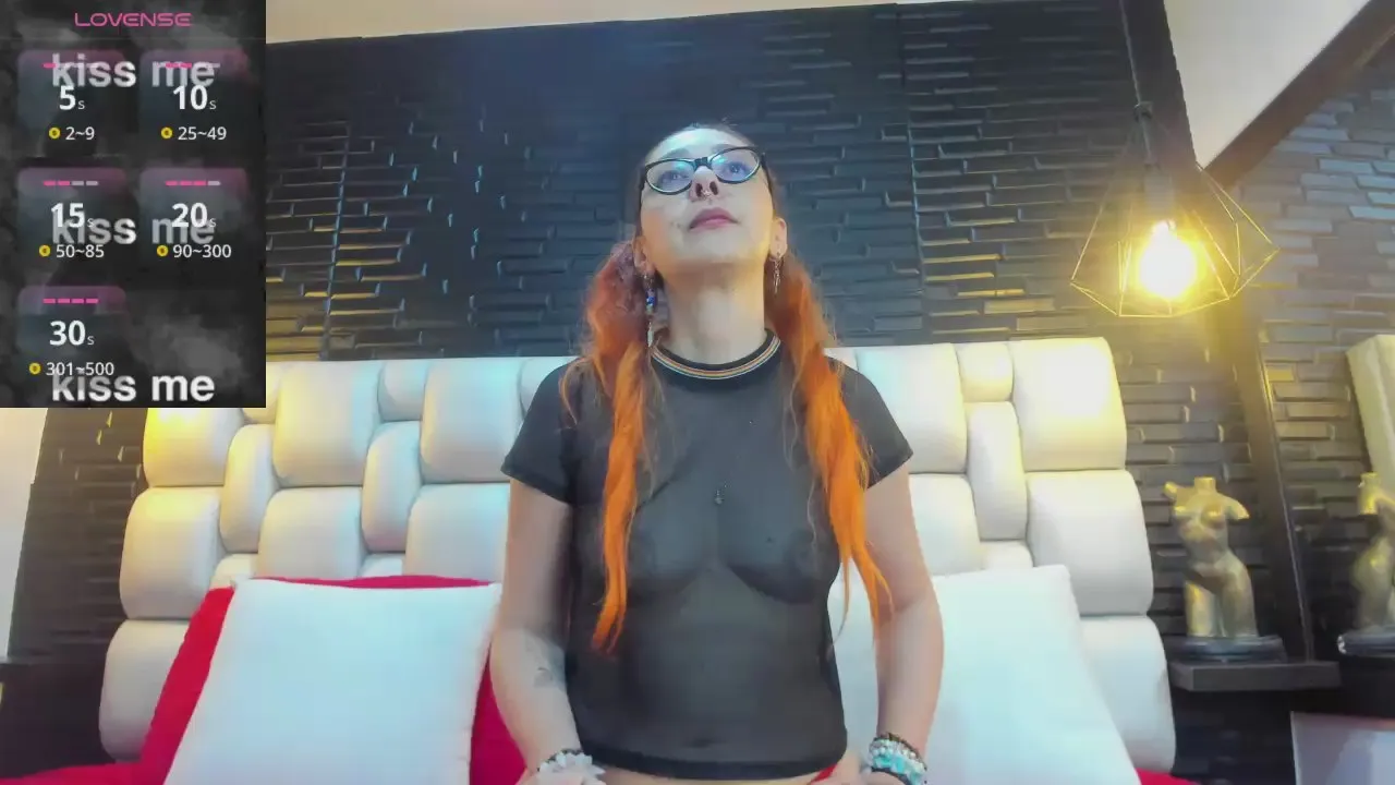 Freechat EmilyRedd on Cam4