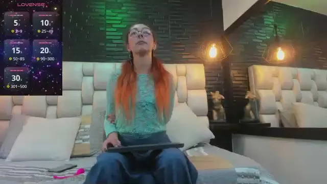 Freechat EmilyRedd on Cam4