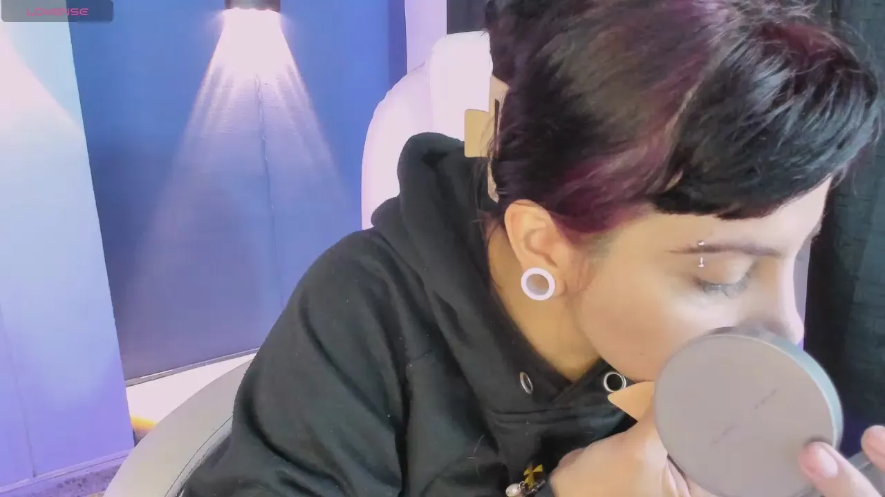 Freechat EmilySantoss on Cam4