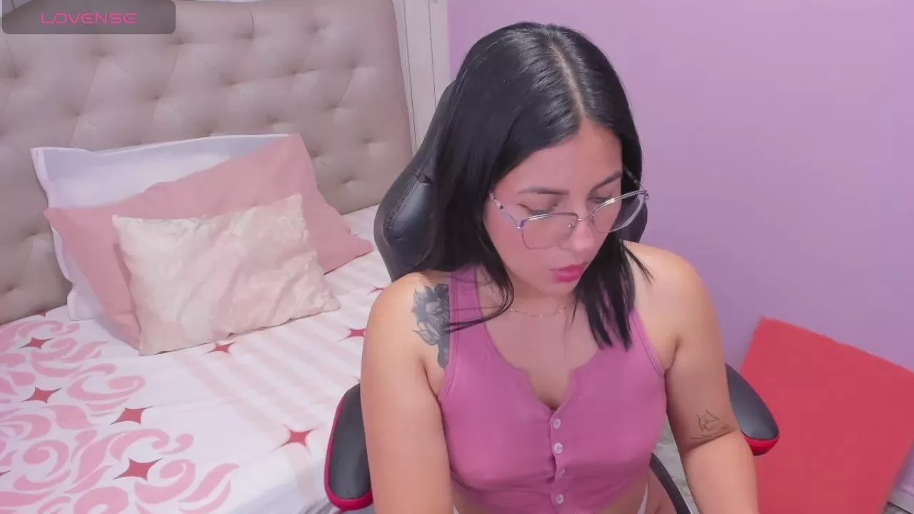 Offline emma_adams_ on Cam4