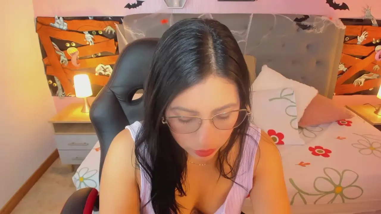 Offline emma_adams_ on Cam4