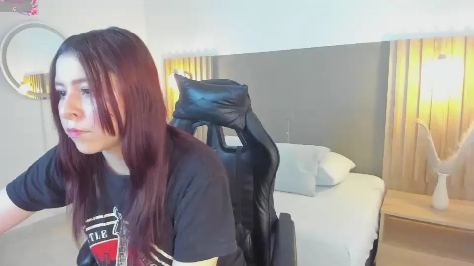 Offline emma_fhox on Cam4