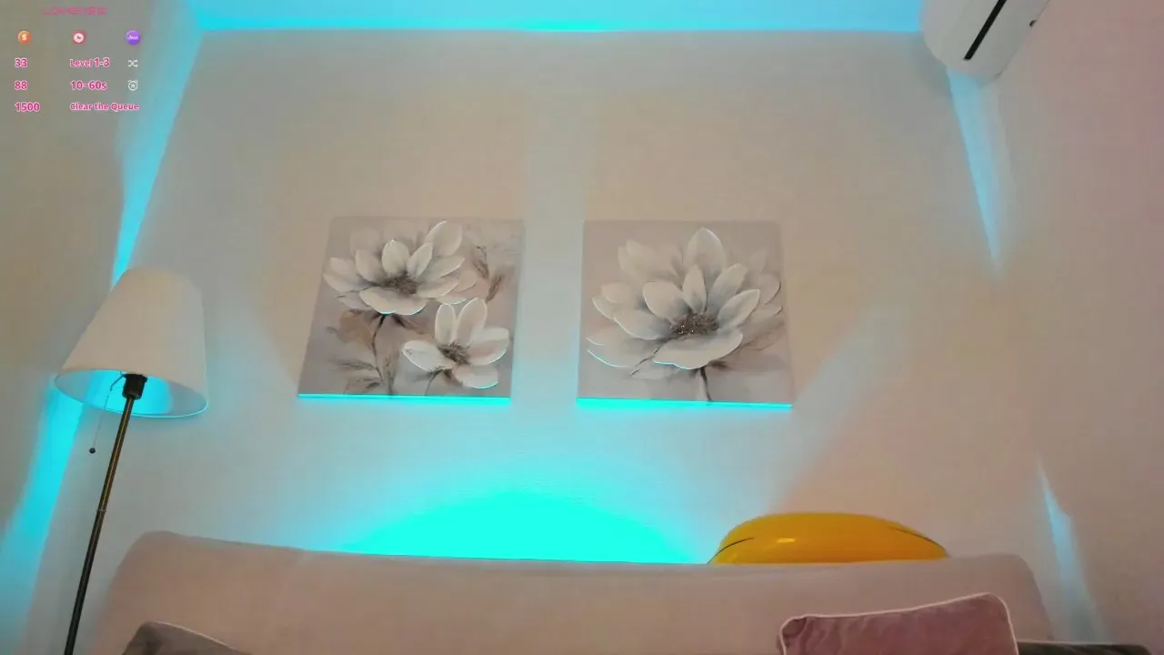 Offline EmmaMoonshard on Cam4