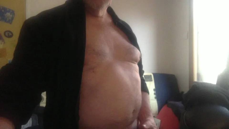 Offline emmasuel84 on Cam4