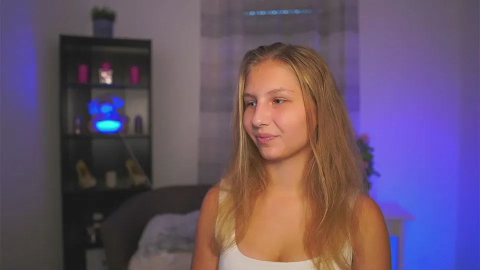 Offline emmie_murray on Cam4