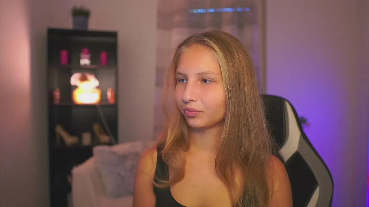 Offline emmie_murray on Cam4