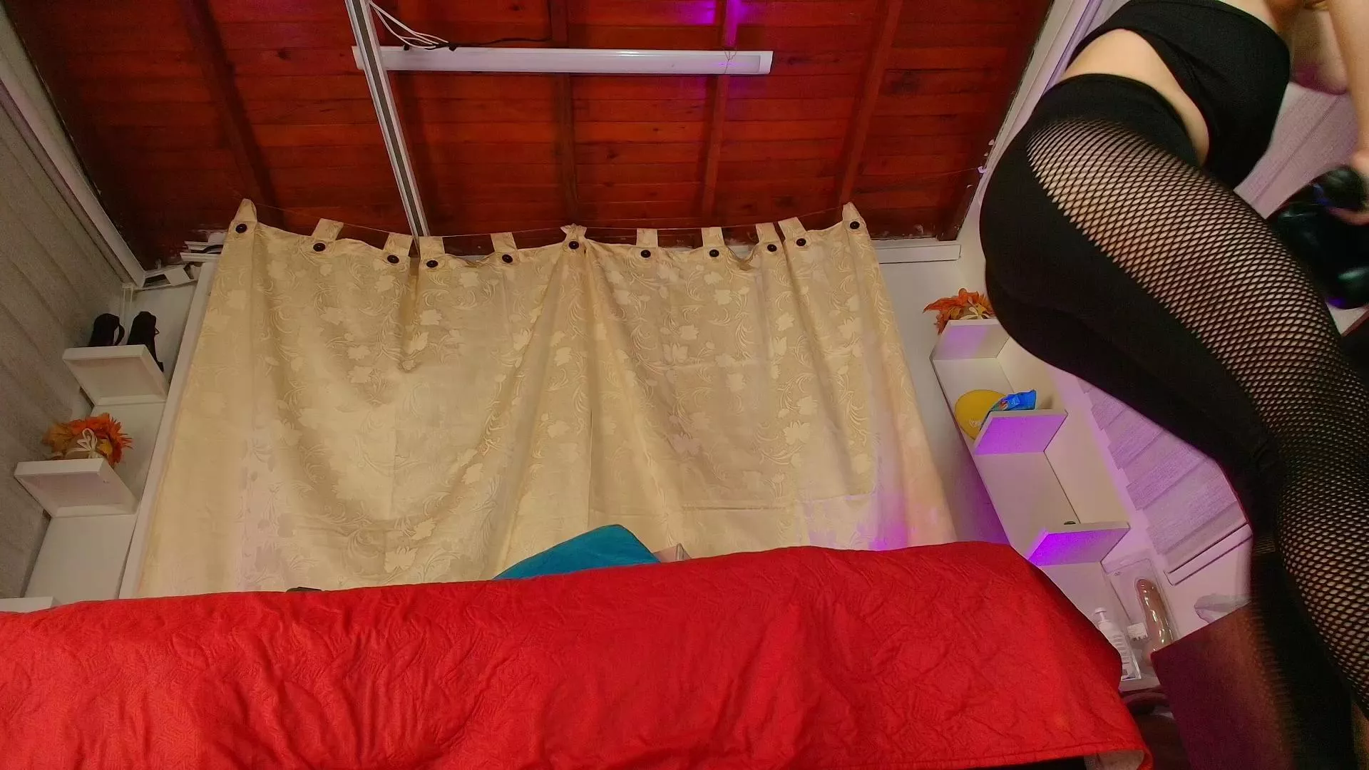 Freechat emyli_sw on Cam4