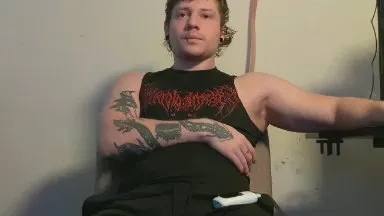 Offline Eskolhandsome on Cam4