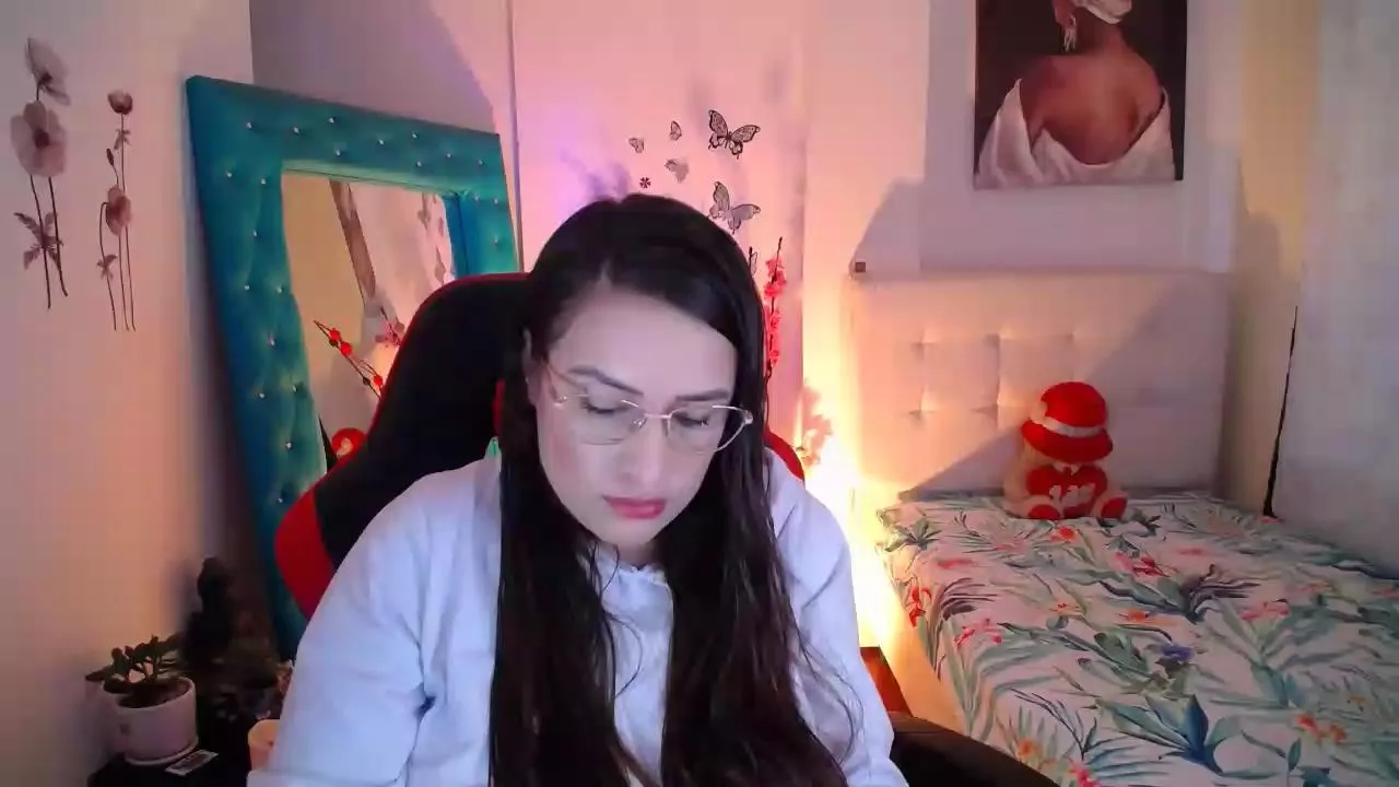 Offline esmeralda098 on Cam4