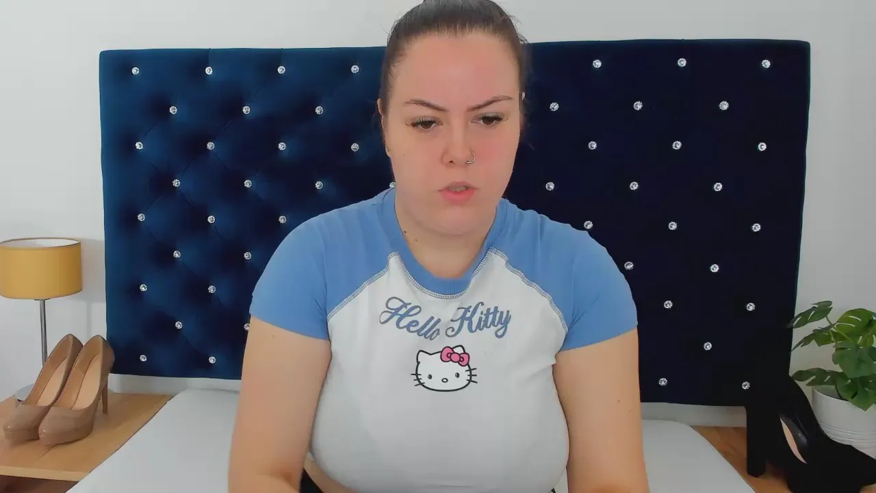 Offline EvaBigTits on Cam4