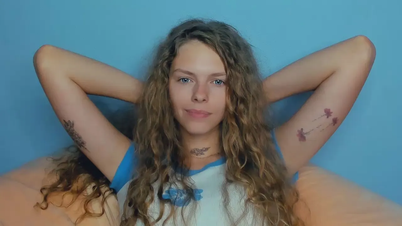 Offline FalineCleverley on Cam4