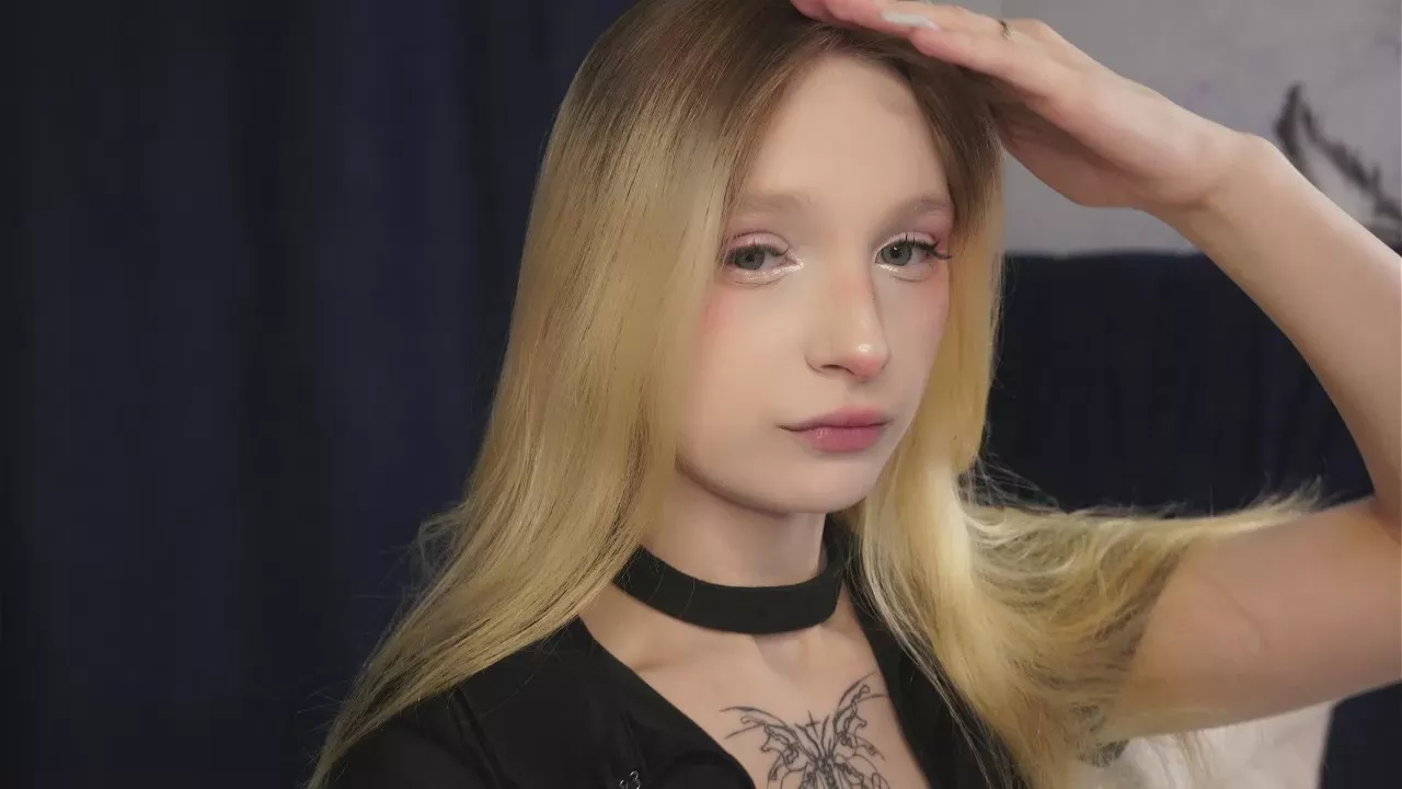 Offline FannyCordery on Cam4